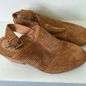 Sofft slingback stacked heel in marigold suede